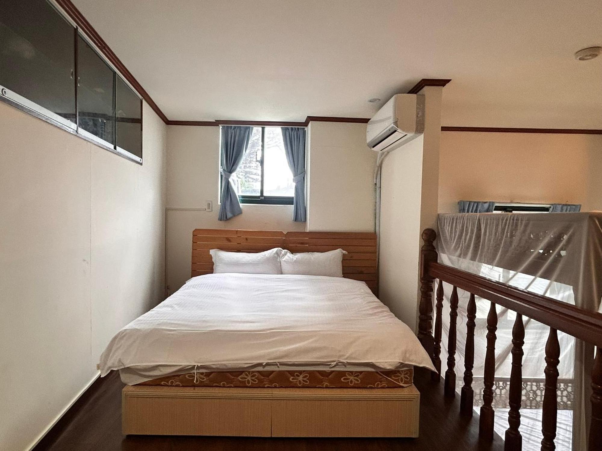 Old Street Seaview Homestay Джиуфен Екстериор снимка
