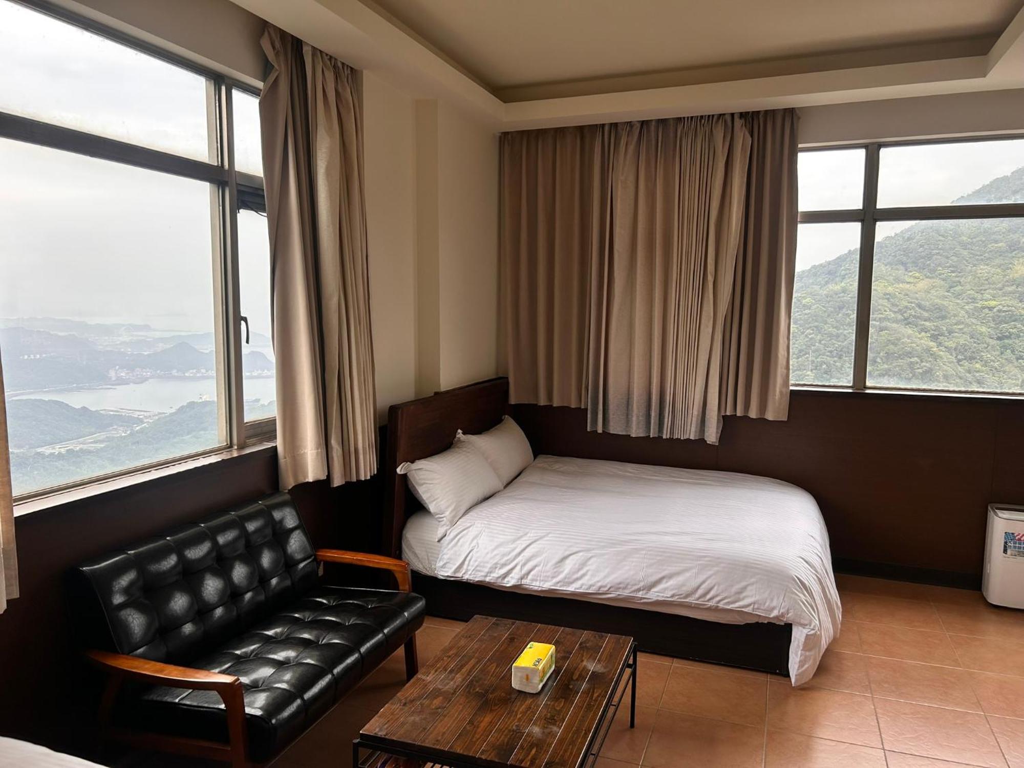 Old Street Seaview Homestay Джиуфен Екстериор снимка