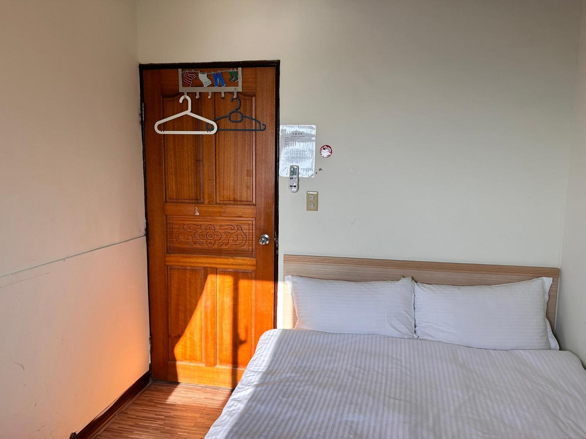 Old Street Seaview Homestay Джиуфен Екстериор снимка