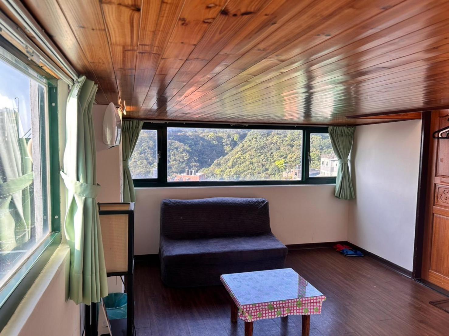 Old Street Seaview Homestay Джиуфен Екстериор снимка